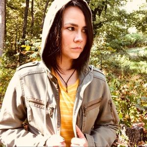 Meet your Posher, Crystal